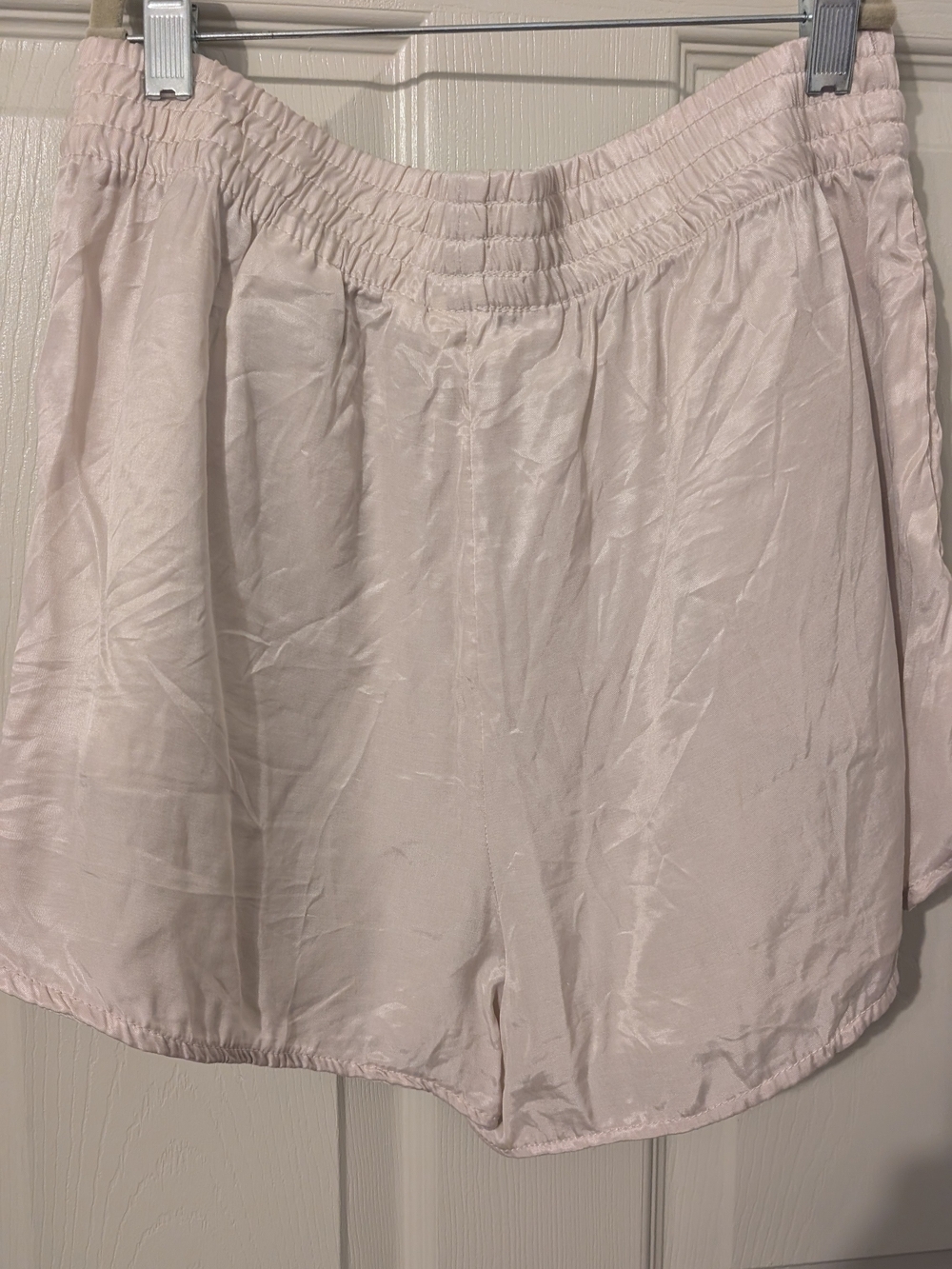 H&M Light Beige Krinkle-Look Elastic Waist Shorts